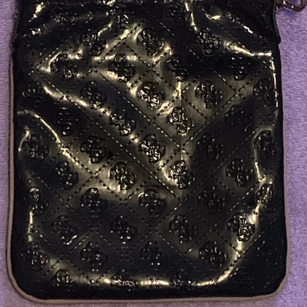 Guess Reiko Crossbody (EUC) - Picture 4 of 11